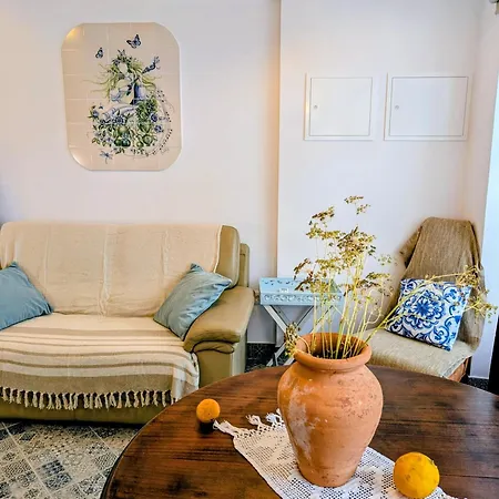 'Laranja', Charming Portuguese Style Apartment For Rent, 'Vida A Portuguesa'