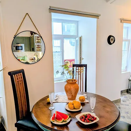 'Laranja', Charming Portuguese Style Apartment For Rent, 'Vida A Portuguesa'
